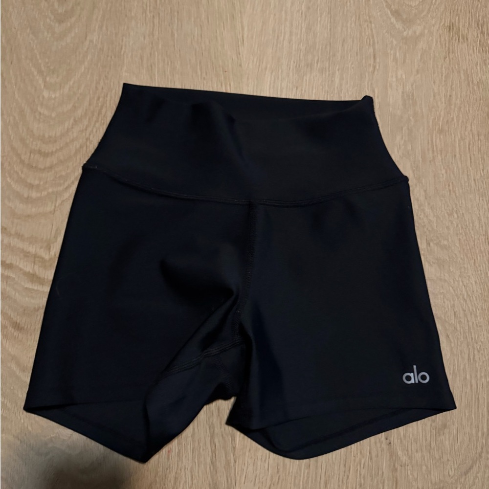 ALO Yoga Women's Black Bike Shorts